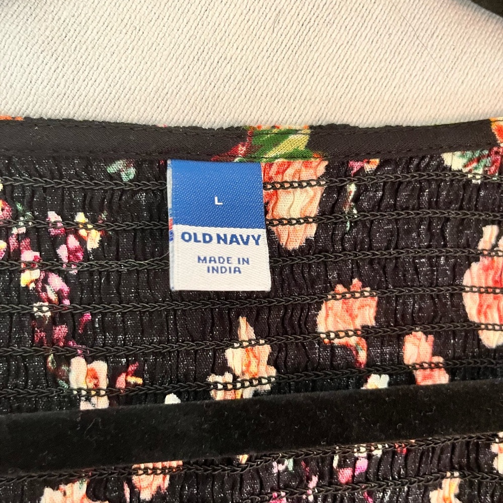NWOT Old Navy size large black with peach flowers - Picture 3 of 3